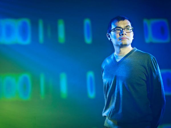 哈萨比斯，重塑音乐产业的数字先锋
